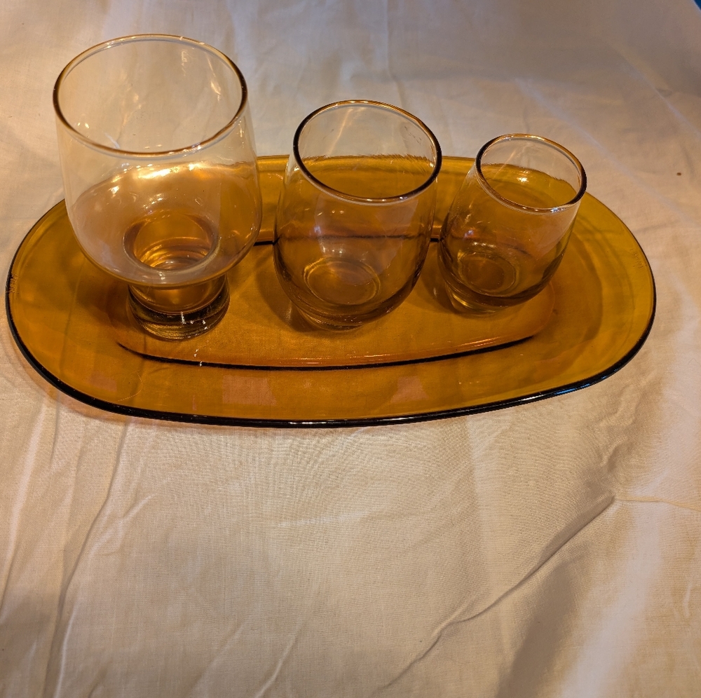 2/40$ Vintage Amber Glass Drinkware Set